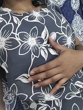 Snapshot of myra77 chatting on May 13, 3:42 pm myra77 online show from May 13, 3:42 pm