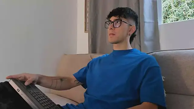 etham wolf1 online show from April 5, 2:03 pm