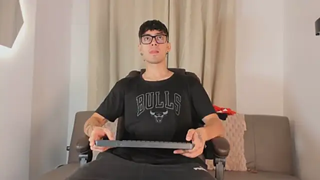 etham wolf1 online show from April 7, 5:35 pm