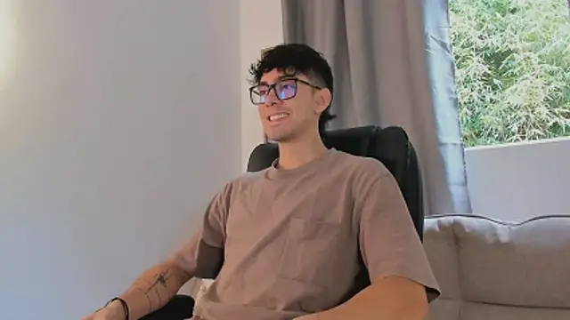 etham wolf1 online show from April 13, 5:29 pm