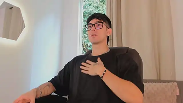 etham wolf1 online show from April 15, 5:31 pm