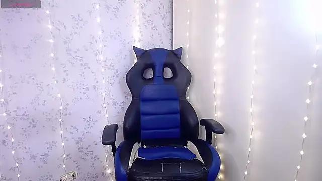  Alexaavandercloude online show from April 7, 6:52 pm