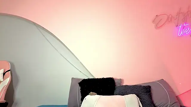 liz mares online show from April 11, 7:18 pm