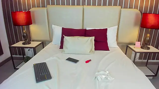 paulette bustamante online show from April 15, 7:58 pm