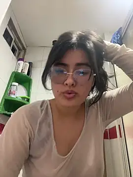 LinaEvansonn online show from April 15, 1:01 am