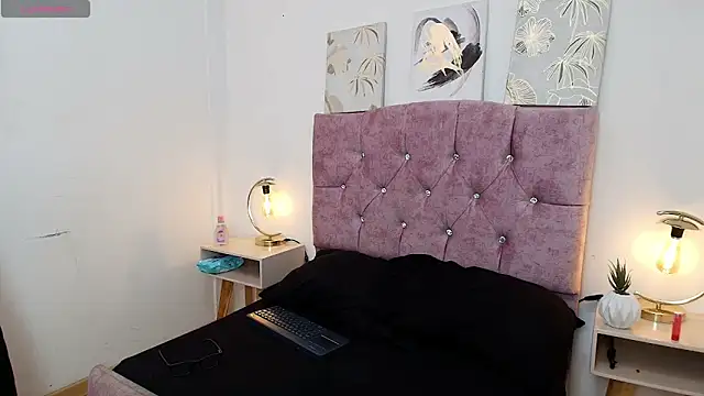 Yoshua Smith online show from April 8, 8:20 pm