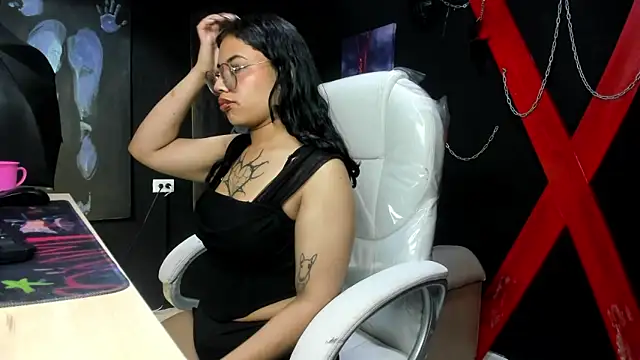 AryahMoonn online show from March 27, 3:12 am