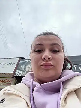 Taya lips online show from April 3, 7:06 am