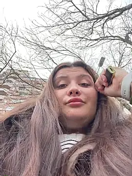 Taya lips online show from April 4, 9:07 am