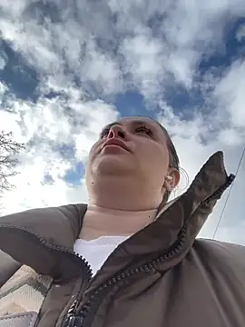 Taya lips online show from April 8, 6:02 am