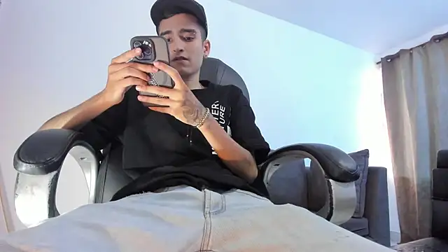 Ethann Boy online show from April 15, 9:37 pm