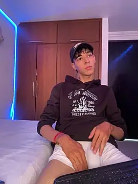 Milo Gunnar online show from April 11, 9:19 pm