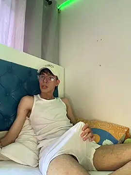 Milo Gunnar online show from April 15, 7:58 pm