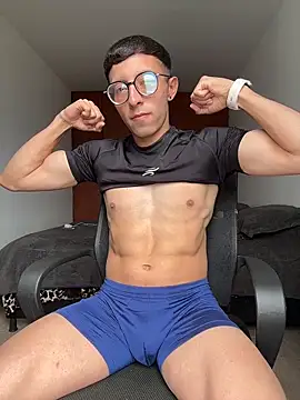 LeonBlazze online show from March 29, 7:03 pm