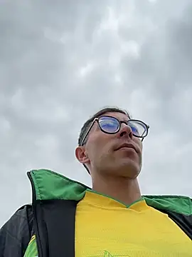 LeonBlazze online show from March 31, 3:23 pm