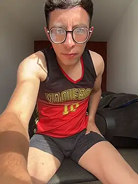 LeonBlazze online show from April 2, 8:06 pm