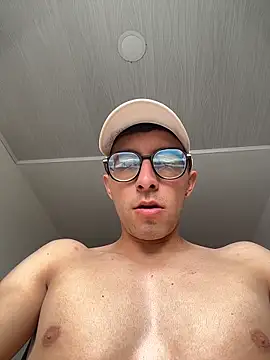 LeonBlazze online show from April 9, 3:17 pm