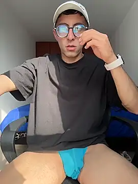 LeonBlazze online show from April 12, 8:47 pm