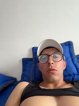 LeonBlazze online show from April 16, 6:09 pm