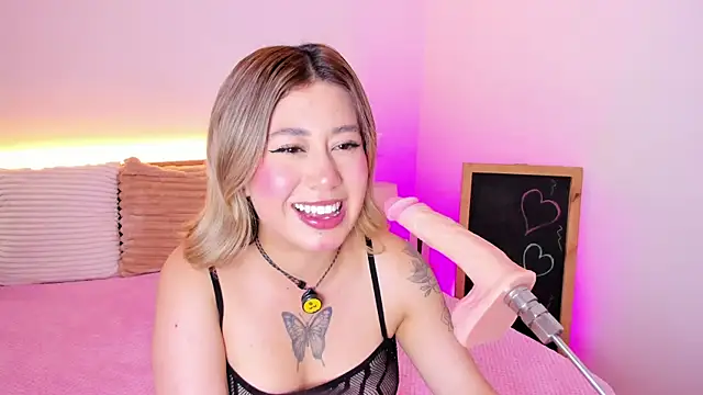 Amber Palmer online show from May 30, 8:06 pm