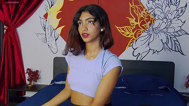 Snapshot of Hottie_Veronica chatting on May 11, 8:06 pm Hottie Veronica online show from May 11, 8:06 pm