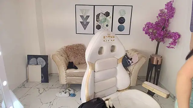 Kitty  meow online show from April 15, 12:34 pm