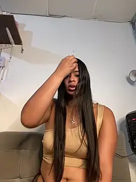 lucirganaxxx online show from April 16, 4:24 am