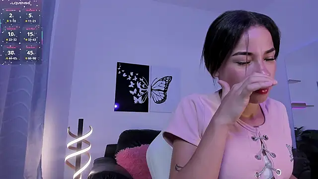 Mia Luna online show from April 14, 9:21 pm