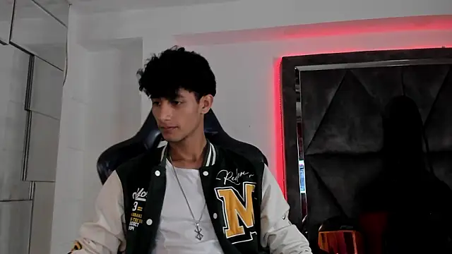 MaxiimoRomano  online show from March 27, 12:27 pm