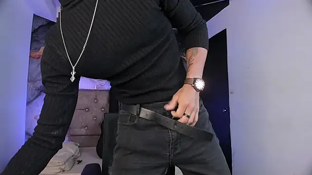 MaxiimoRomano  online show from April 8, 12:49 pm