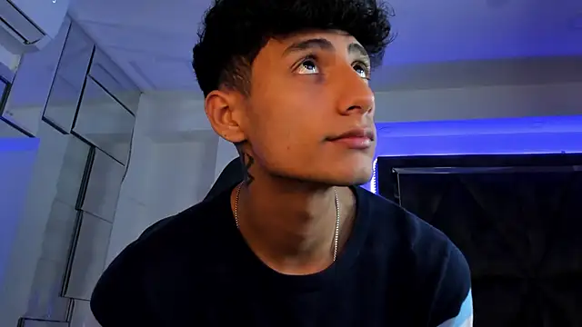 MaxiimoRomano  online show from April 11, 12:31 pm