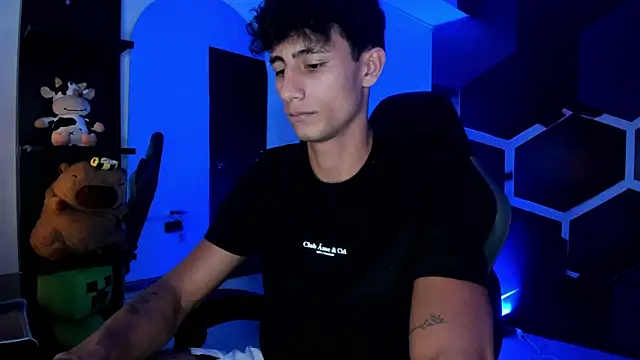 Snapshot of MaxiimoRomano_ chatting on July 2, 7:09 pm MaxiimoRomano online show from July 2, 7:09 pm