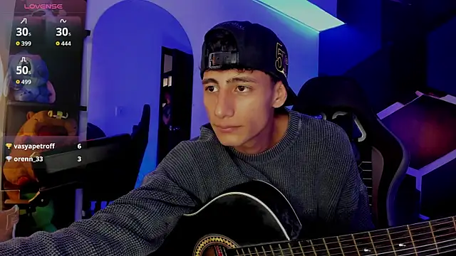 Snapshot of MaxiimoRomano_ chatting on July 28, 8:52 pm MaxiimoRomano online show from July 28, 8:52 pm