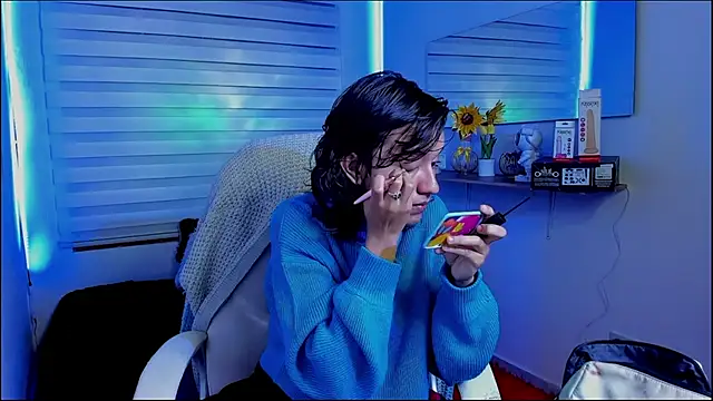 Clawdeen Hot online show from April 9, 3:28 am