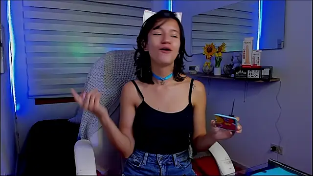 Clawdeen Hot online show from April 11, 3:33 am