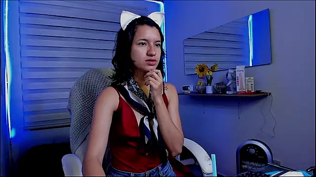 Clawdeen Hot online show from April 14, 3:12 am