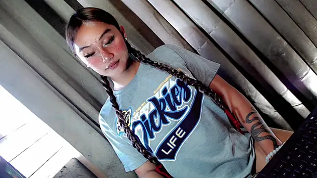 Jessicasfantasy online show from March 18, 11:41 pm