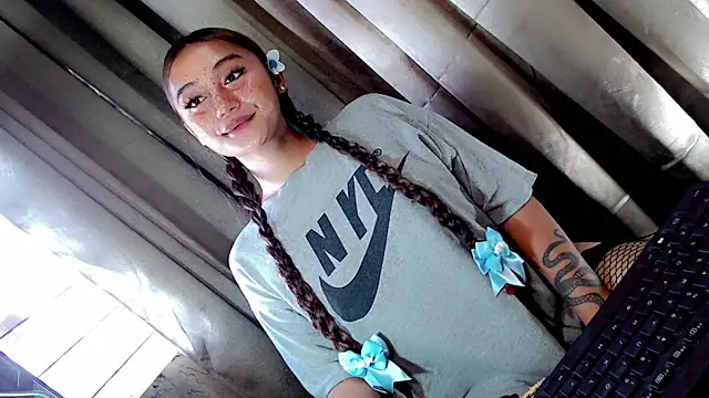 Jessicasfantasy online show from April 7, 11:48 pm