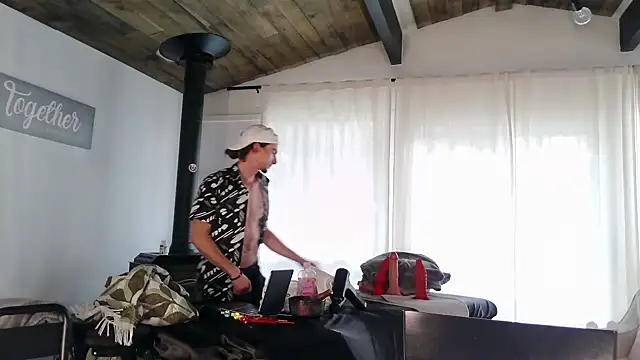 DylanBrook online show from April 17, 10:35 pm