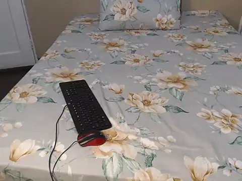 YourShySweetGal online show from March 29, 11:49 pm