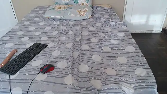 YourShySweetGal online show from April 16, 2:07 pm