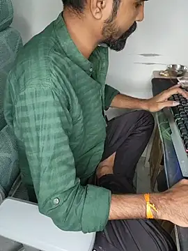 Snapshot of mavin_ chatting on July 28, 4:39 pm mavin online show from July 28, 4:39 pm