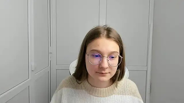 Mia kristal online show from March 21, 8:30 am