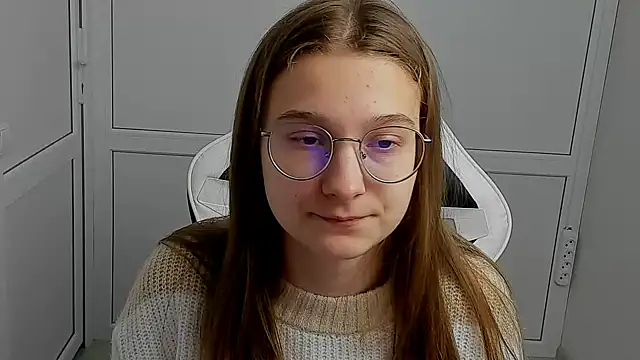 Mia kristal online show from April 1, 7:31 am