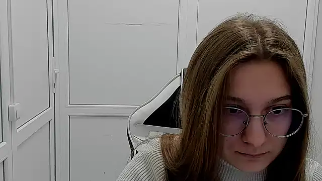 Mia kristal online show from April 9, 7:03 am