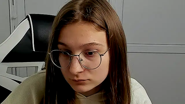 Mia kristal online show from April 14, 7:03 am