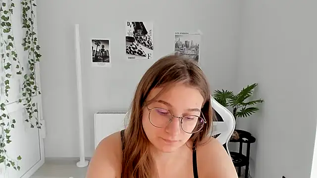 Mia kristal online show from July 11, 8:17 am