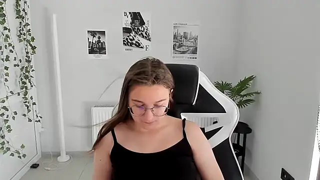 Mia kristal online show from July 17, 6:53 am