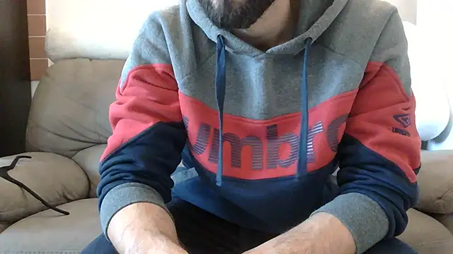 AmicisegretiITA online show from April 1, 11:11 am