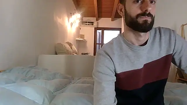 AmicisegretiITA online show from April 6, 9:32 am